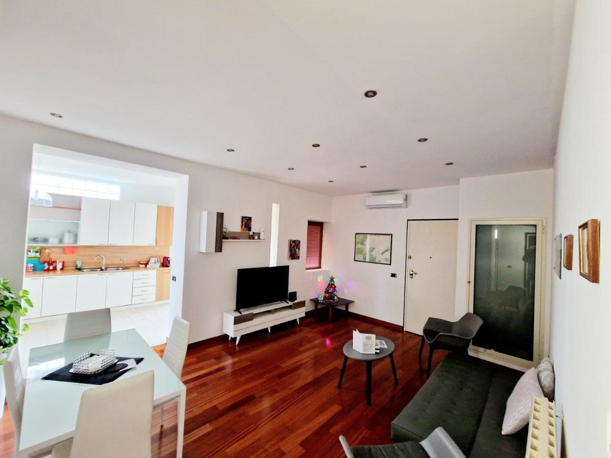 La Casa In Centro Apartment Olbia Exterior photo